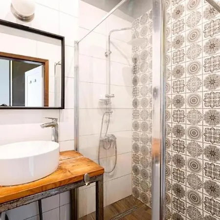 아파트 Close-golden - Cozy Studio - Great Location&k28